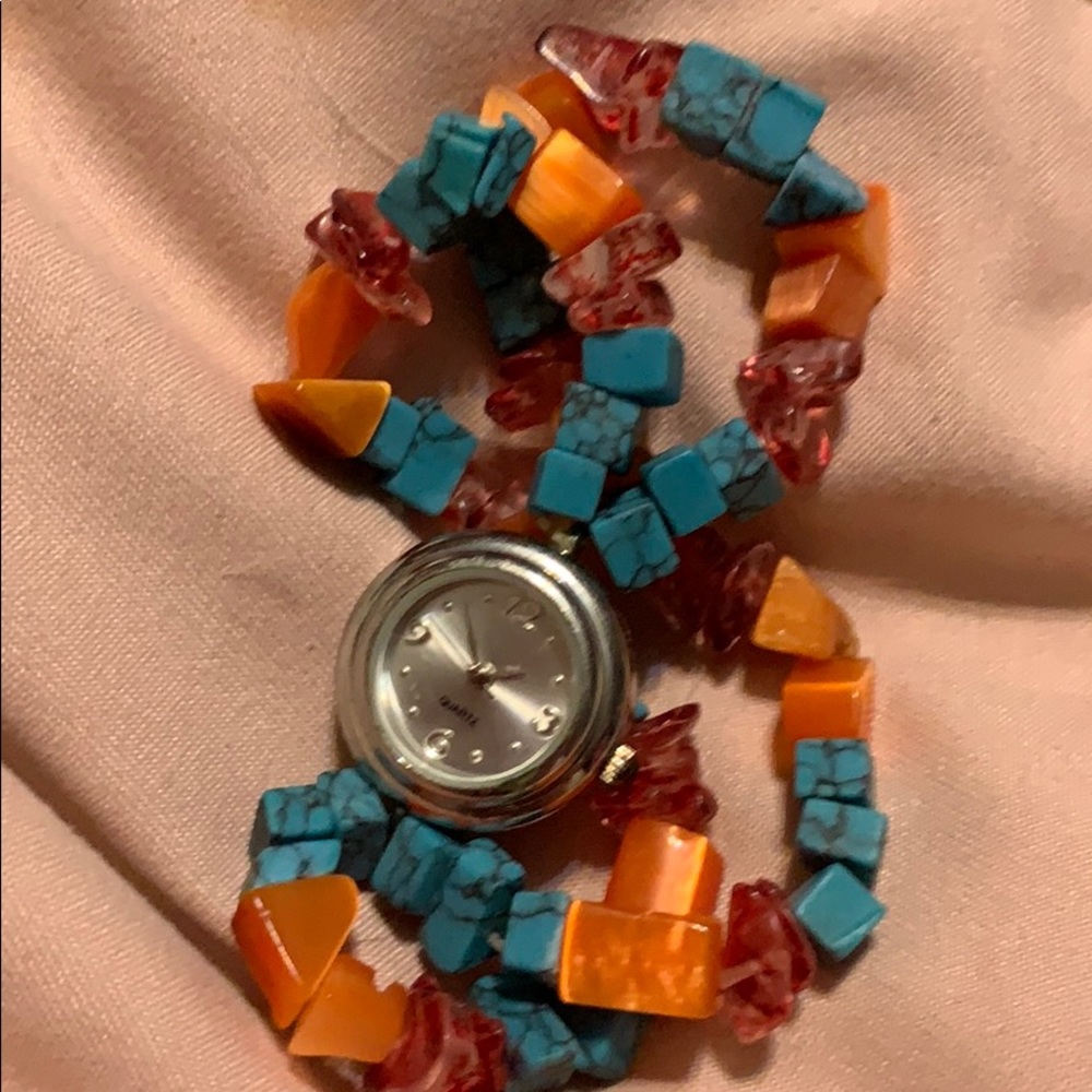 Stretchy band watch. Needs battery.